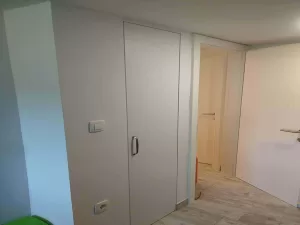 Pohištvo po meri - vgradna omara